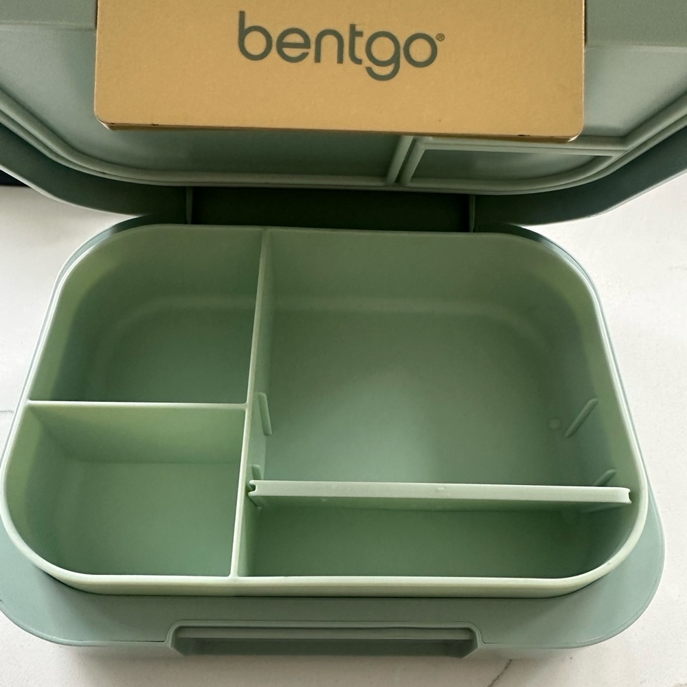 Bentgo Sage Green Bento Lunch Box - Multi-Compartment Dinnerware